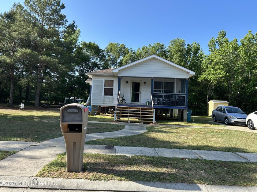 Cozy 3-bedroom, 2-bath home built in 2009 with approx. 1,200 sq - Beach Home for sale in Long Beach, Mississippi on Beachhouse.com