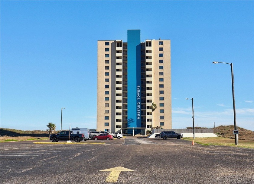 Want a great 180 degrees view of the Gulf with an affordable - Beach Condo for sale in Port Aransas, Texas on Beachhouse.com