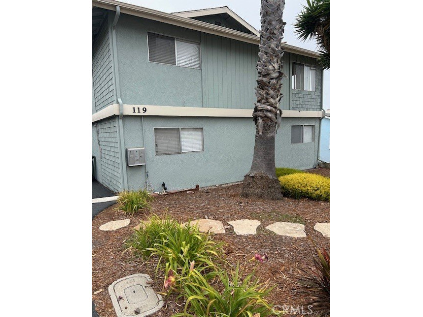 One of two triplex units being offers for sale in the Shell - Beach Townhome/Townhouse for sale in Pismo Beach, California on Beachhouse.com