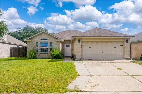 WELCOME to your new home!! This beautiful 3 bedroom 2 bath home - Beach Home for sale in Aransas Pass, Texas on Beachhouse.com