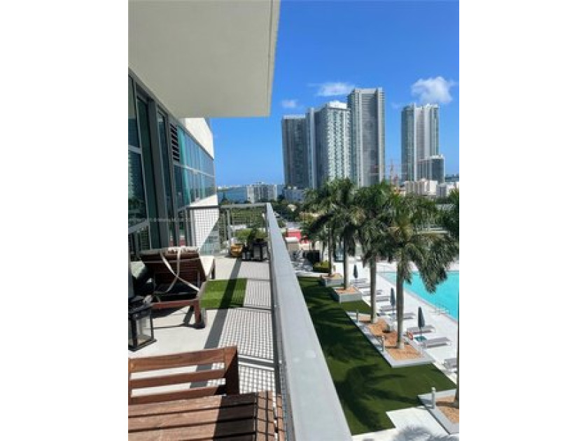 Stunning 2BD/2BA unit with breathtaking Bay & City views in - Beach Condo for sale in Miami, Florida on Beachhouse.com