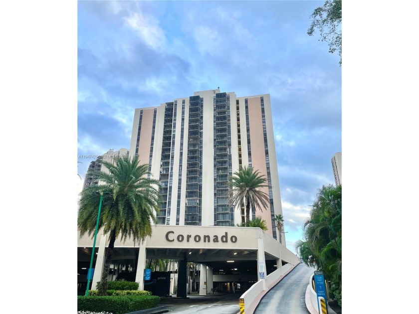 Tastefully remodeled 1 bed/1.5 bath residence in the heart of - Beach Condo for sale in Aventura, Florida on Beachhouse.com