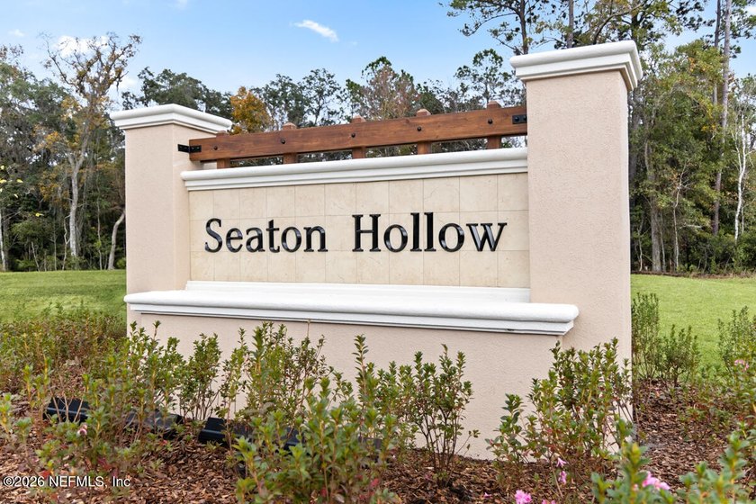 This beautiful single-story home showcases 3 bedrooms, den, 2 - Beach Home for sale in Jacksonville, Florida on Beachhouse.com