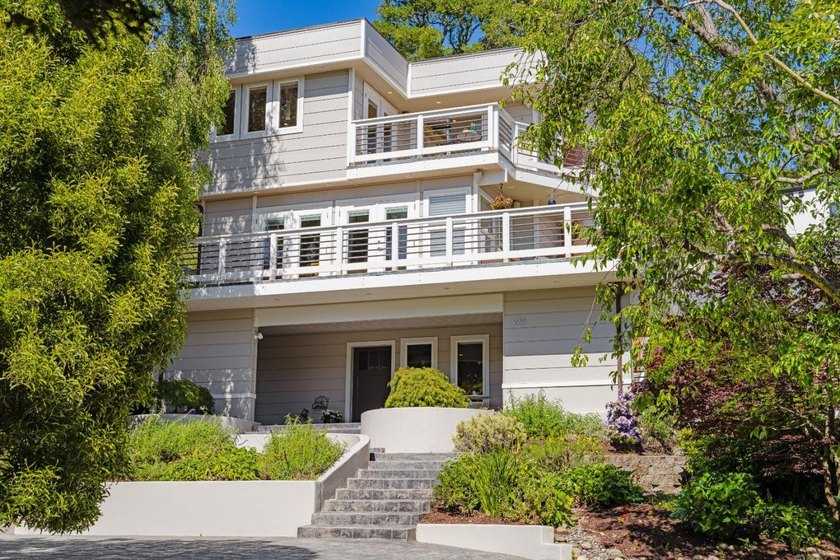 The search is over. There is an immediate sense of calm the - Beach Home for sale in Aptos, California on Beachhouse.com