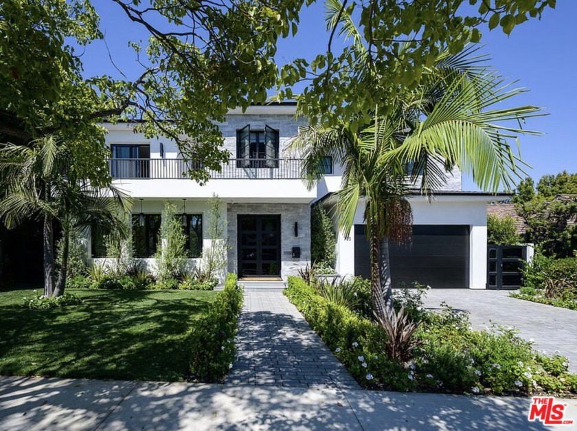 Exceptional rebuild opportunity on flat lot in prime Huntington - Beach Lot for sale in Pacific Palisades, California on Beachhouse.com