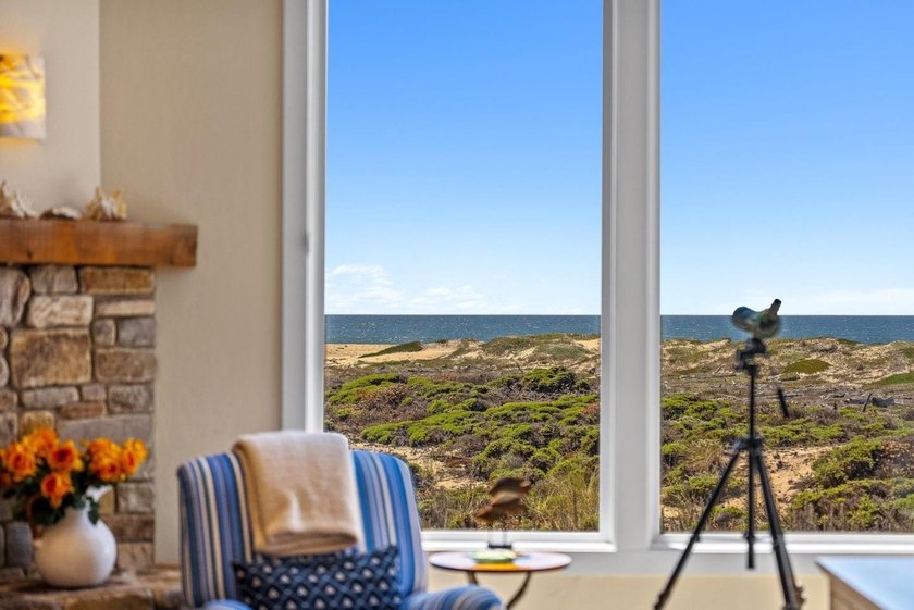 Nestled along the coast between Santa Cruz and Monterey, in the - Beach Home for sale in Moss Landing, California on Beachhouse.com