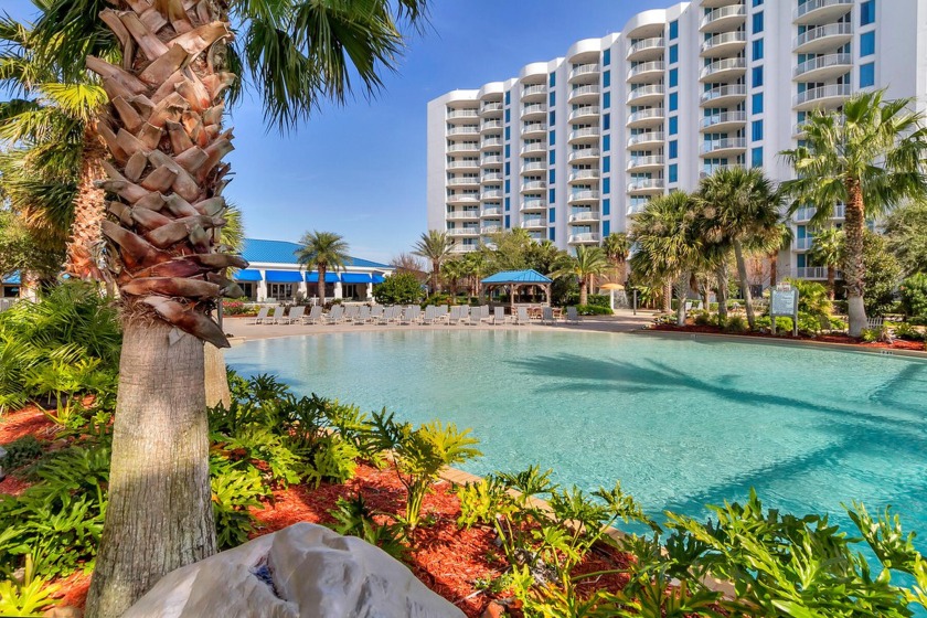 Welcome to the Palms of Destin! This 2nd floor unit is turn key - Beach Condo for sale in Destin, Florida on Beachhouse.com