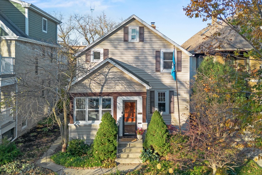 This charming East of Oakland bungalow offers the best of both - Beach Home for sale in Shorewood, Wisconsin on Beachhouse.com