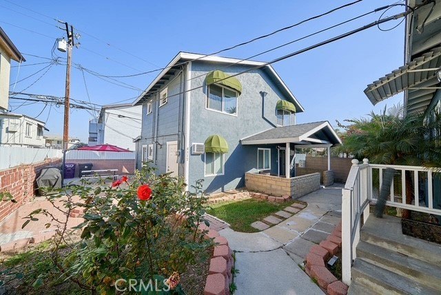 Investment opportunity not to be missed. Two homes on a large - Beach Townhome/Townhouse for sale in Long Beach, California on Beachhouse.com