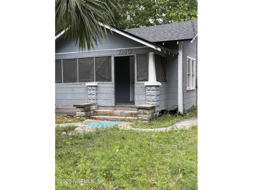 Super cute bungalow. Perfect started home or addition to your - Beach Home for sale in Jacksonville, Florida on Beachhouse.com