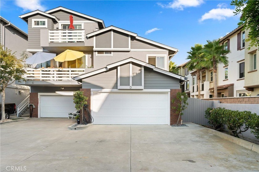 Welcome to your new end-unit townhome in Huntington Beach!
 - Beach Townhome/Townhouse for sale in Huntington Beach, California on Beachhouse.com