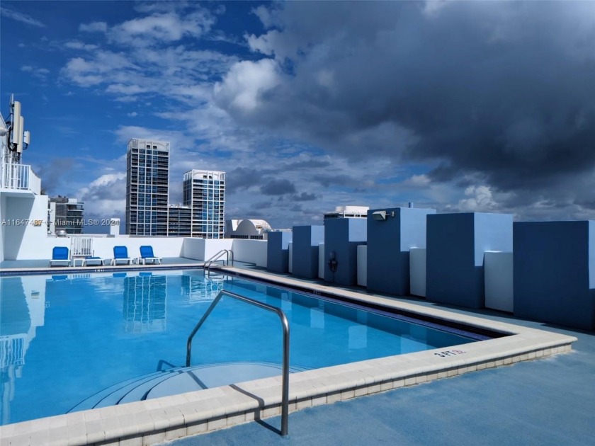 Amazing location! 401 Blu is just few steps away from the beach - Beach Condo for sale in Miami Beach, Florida on Beachhouse.com