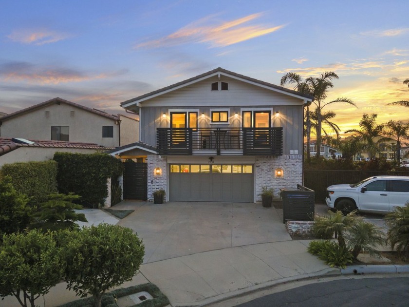 West-facing, custom remodeled water-front home in the budding - Beach Home for sale in Oxnard, California on Beachhouse.com