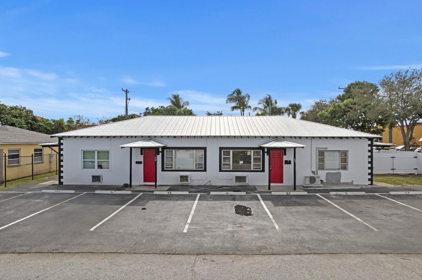 INCREDIBLE RARE INVESTMENT OPPORTUNITY | QUAD PLEX | 4 UNITS | 3 - Beach Townhome/Townhouse for sale in Riviera Beach, Florida on Beachhouse.com