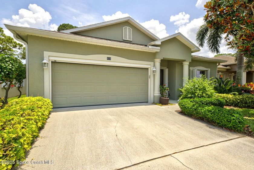 Large open floor plan pool home, Corian counters in spacious eat - Beach Home for sale in Palm Bay, Florida on Beachhouse.com