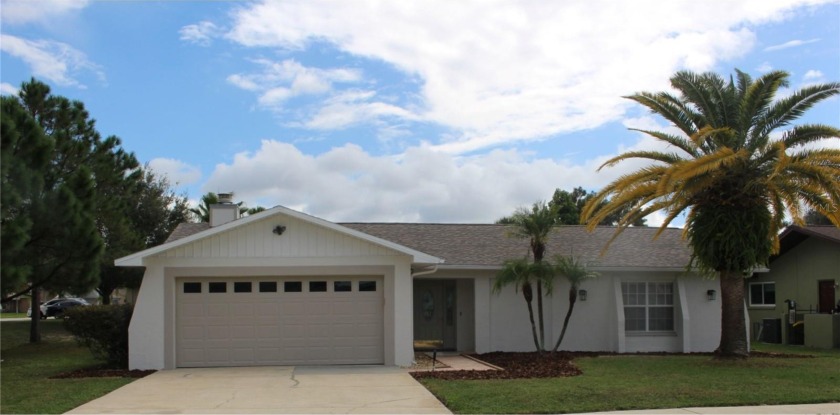 2 bedroom, 2 bathroom, fireplace home with 2 car garage - Beach Home for sale in Port Richey, Florida on Beachhouse.com