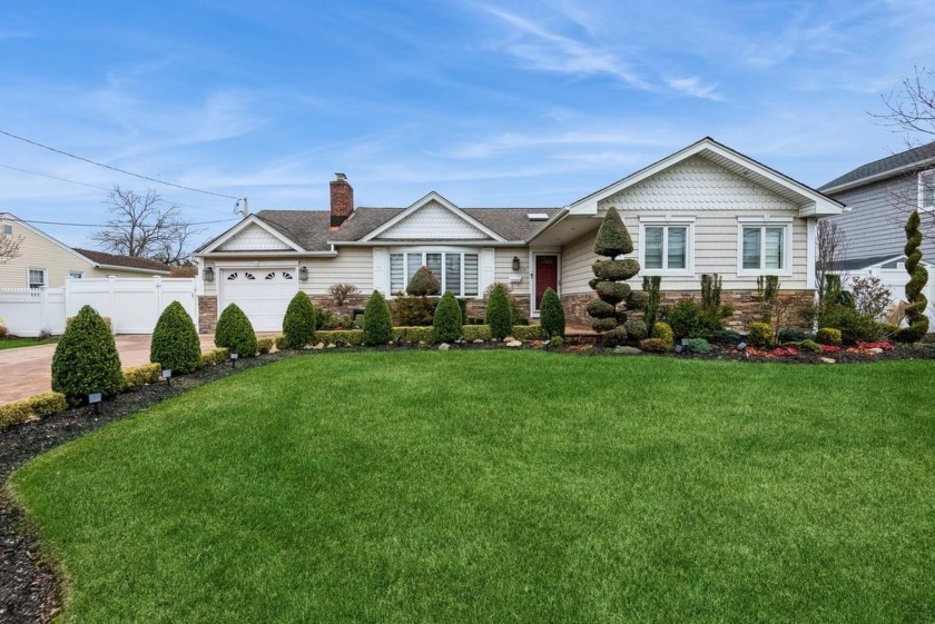 Welcome to Nassau Shores!
This sprawling, fully renovated ranch - Beach Home for sale in Massapequa, New York on Beachhouse.com