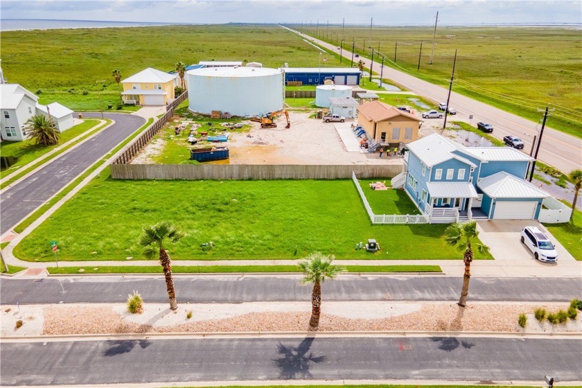 This gorgeous lot sits perfectly between Port Aransas and North - Beach Lot for sale in Port Aransas, Texas on Beachhouse.com