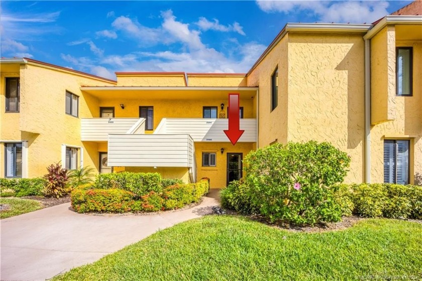 Bring your personal belongings and settle into this freshly - Beach Condo for sale in Stuart, Florida on Beachhouse.com