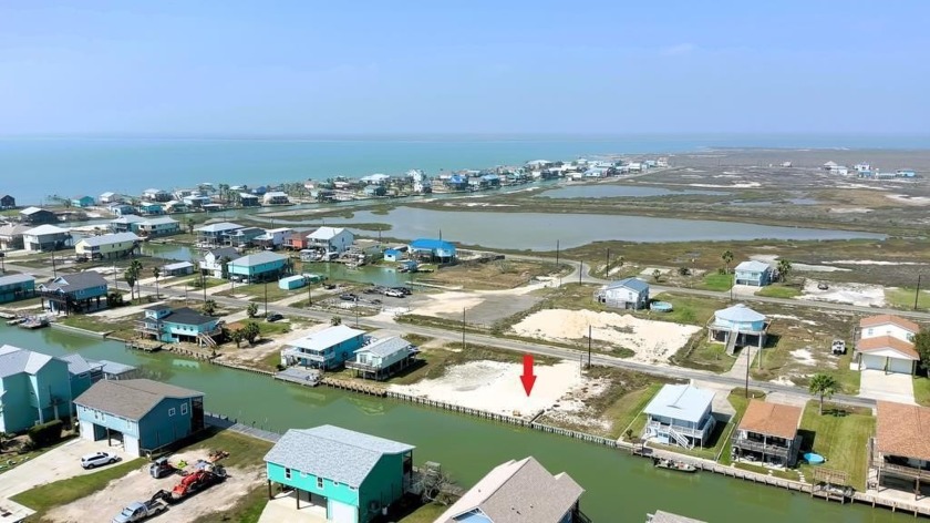 Discover the perfect waterfront property right by the boat ramp - Beach Lot for sale in Rockport, Texas on Beachhouse.com