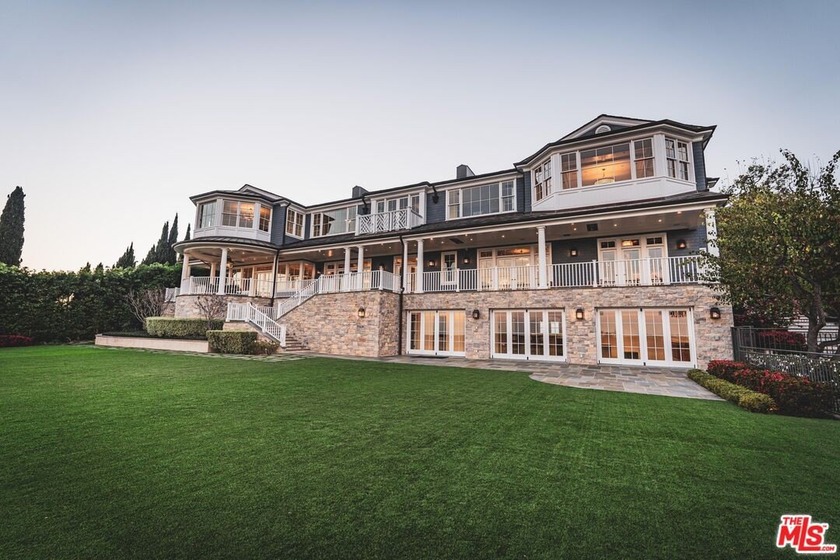 Perched in the premier Palisades Riviera enclave, this - Beach Home for sale in Pacific Palisades, California on Beachhouse.com