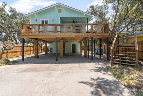 Welcome to Rockport, TX! Just minutes away from the sand, this - Beach Home for sale in Rockport, Texas on Beachhouse.com