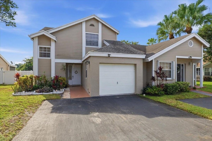 Welcome to Scarborough in Davie, where this waterfront 3-bedroom - Beach Townhome/Townhouse for sale in Davie, Florida on Beachhouse.com