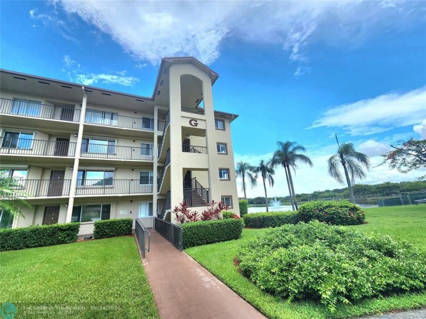 You will love this large 4th floor, 1 bedroom, 1 and a half - Beach Condo for sale in Hollywood, Florida on Beachhouse.com