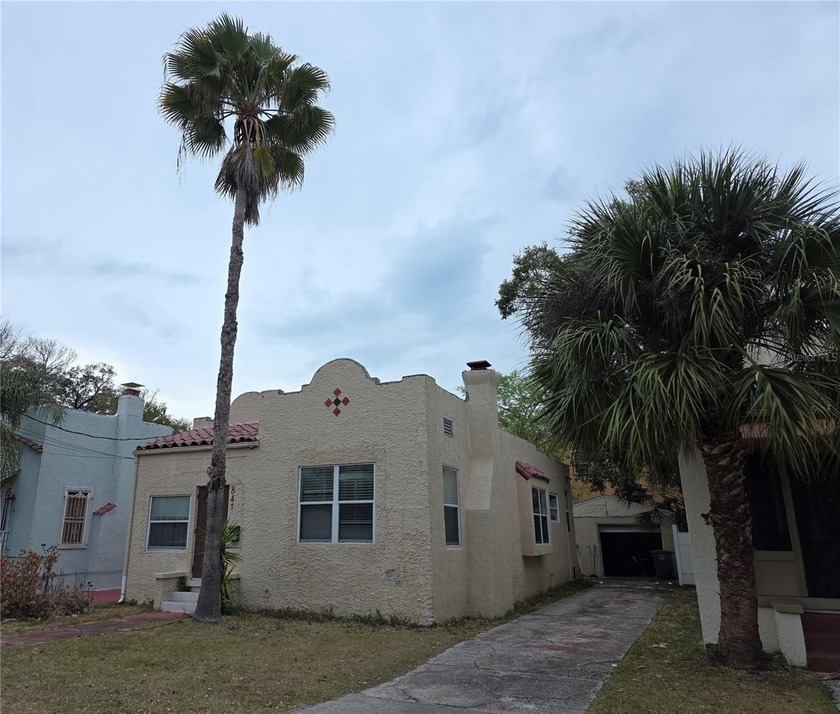 Discover this beautifully updated Daytona home, ideally located - Beach Home for sale in Daytona Beach, Florida on Beachhouse.com