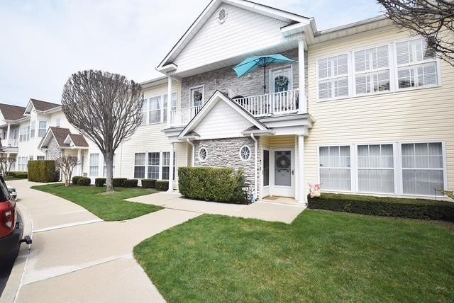 Welcome Home to this beautifully updated 2nd floor condo located - Beach Condo for sale in Lindenhurst, New York on Beachhouse.com