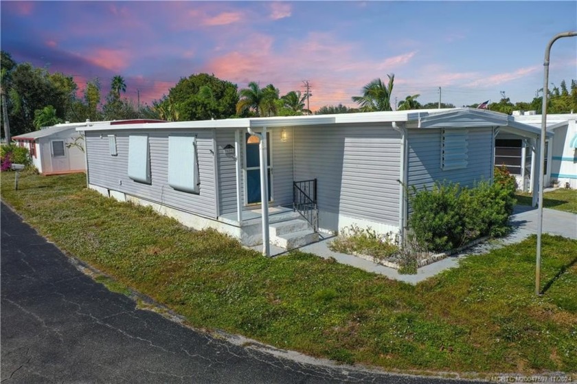 Incredible chance to own a charming 2-bedroom, 2-bath mobile - Beach Home for sale in Jensen Beach, Florida on Beachhouse.com