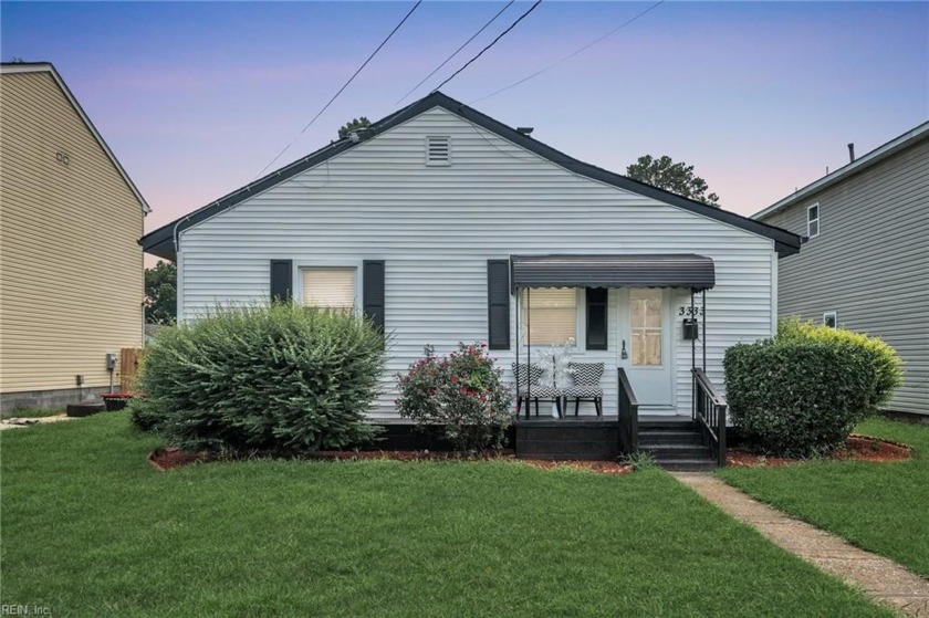 BUILT IN EQUITY!! NEWLY RENOVATED W/ NEW ROOF, PLUMBING - Beach Home for sale in Portsmouth, Virginia on Beachhouse.com