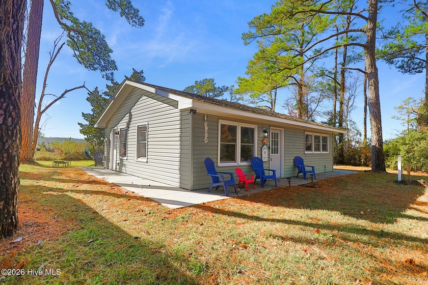 This quaint cottage offers three bedrooms and one bath and sits - Beach Home for sale in Beaufort, North Carolina on Beachhouse.com