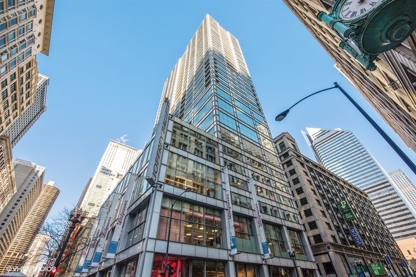 Largest 1-bedroom floor plan in Joffrey Tower with over 925 sq - Beach Condo for sale in Chicago, Illinois on Beachhouse.com