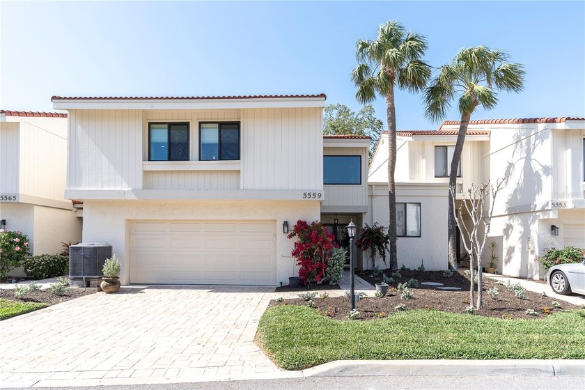 STUNNING COASTAL 3 BEDROOM, 2.5 BATH TOWNHOME WITH 1915 HSF OF - Beach Townhome/Townhouse for sale in St. Petersburg, Florida on Beachhouse.com
