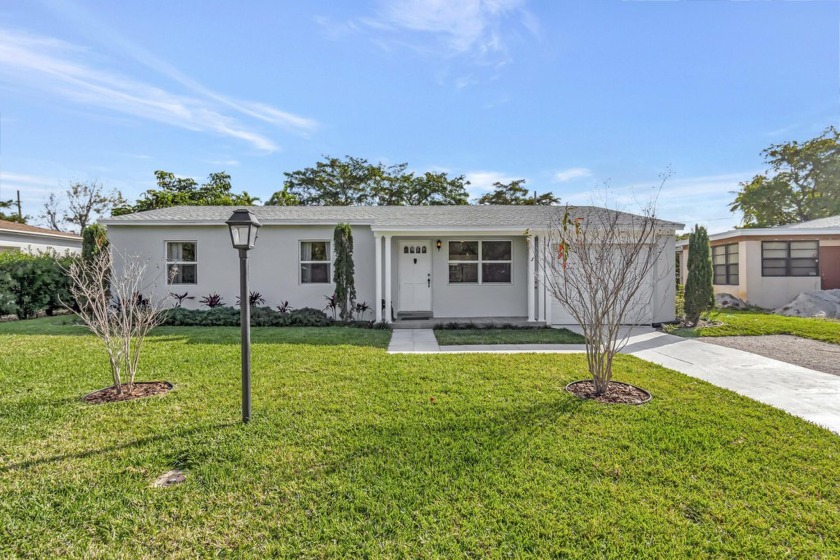 Nestled on a quiet block in Seacrest Park in the vibrant - Beach Home for sale in Delray Beach, Florida on Beachhouse.com