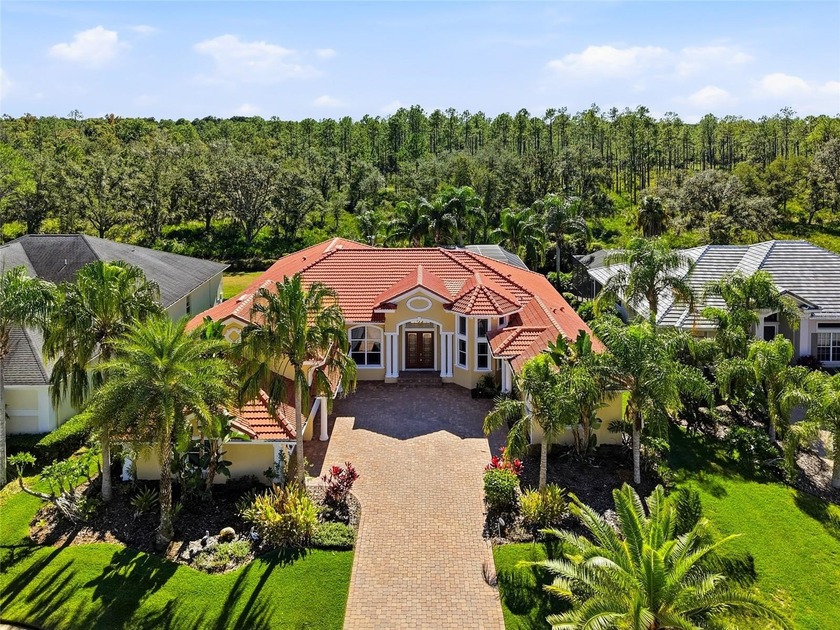 One or more photo(s) has been virtually staged. Distinction with - Beach Home for sale in Tampa, Florida on Beachhouse.com