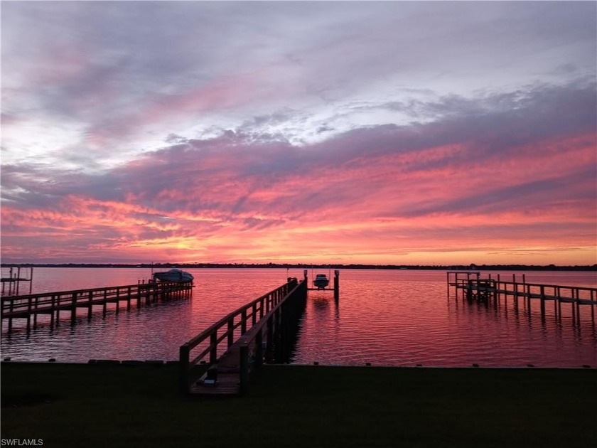 Discover a hidden treasure along the Caloosahatchee River in - Beach Home for sale in North Fort Myers, Florida on Beachhouse.com