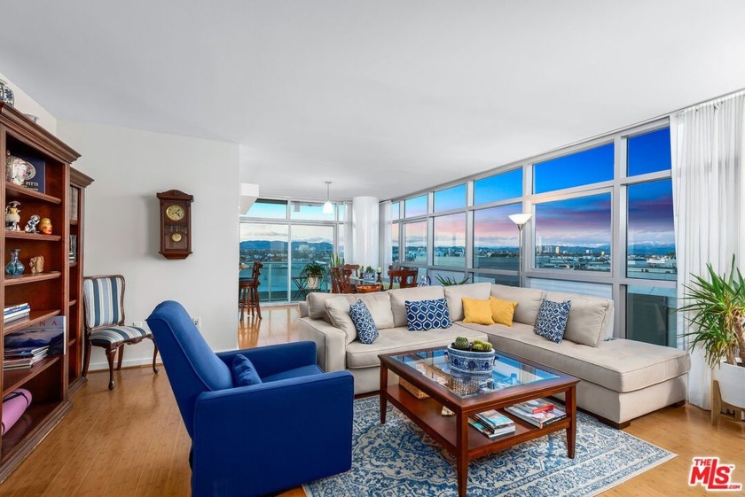 Rare corner unit with 2 bedrooms and 2 bathrooms and over 1,700 - Beach Condo for sale in Marina Del Rey, California on Beachhouse.com