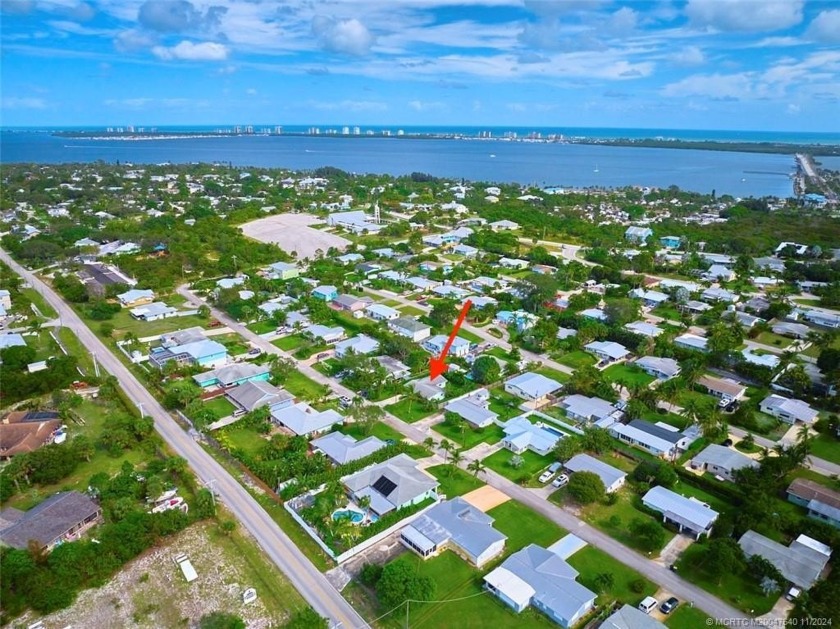 Charming Tropical Oasis Near Downtown Jensen. Solid concrete - Beach Home for sale in Jensen Beach, Florida on Beachhouse.com