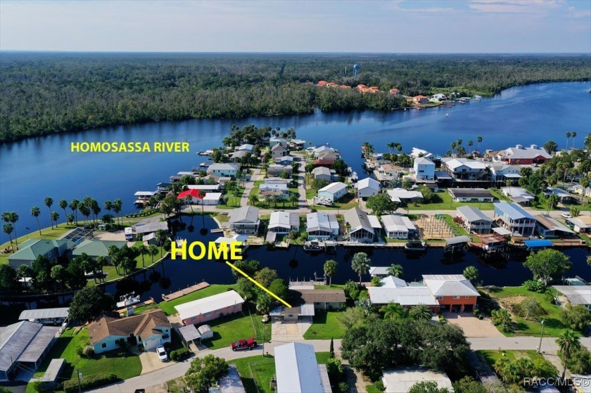 Welcome to your dream retreat on the water! This home is on a - Beach Home for sale in Homosassa, Florida on Beachhouse.com