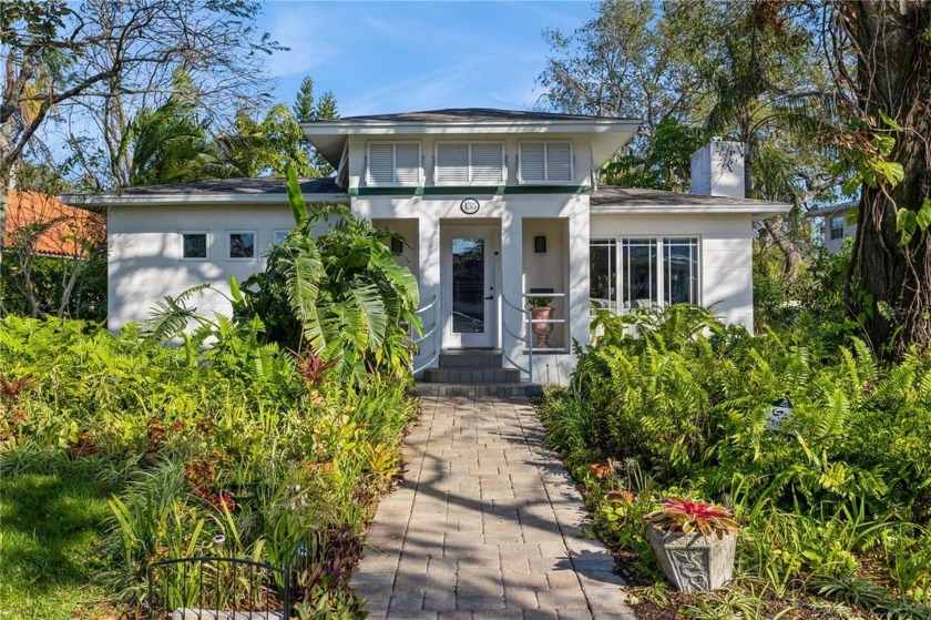 Nestled in the charming Snell Isle neighborhood on picturesque - Beach Home for sale in St. Petersburg, Florida on Beachhouse.com
