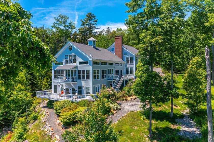 Fantastic Post and Beam home situated on a private 3.5 acre - Beach Home for sale in Camden, Maine on Beachhouse.com