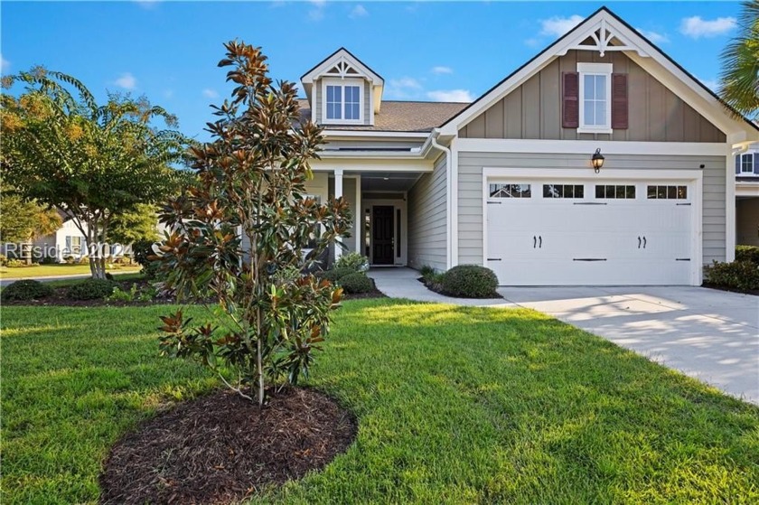 Beautifully appointed single story home with open floor plan - - Beach Home for sale in Bluffton, South Carolina on Beachhouse.com