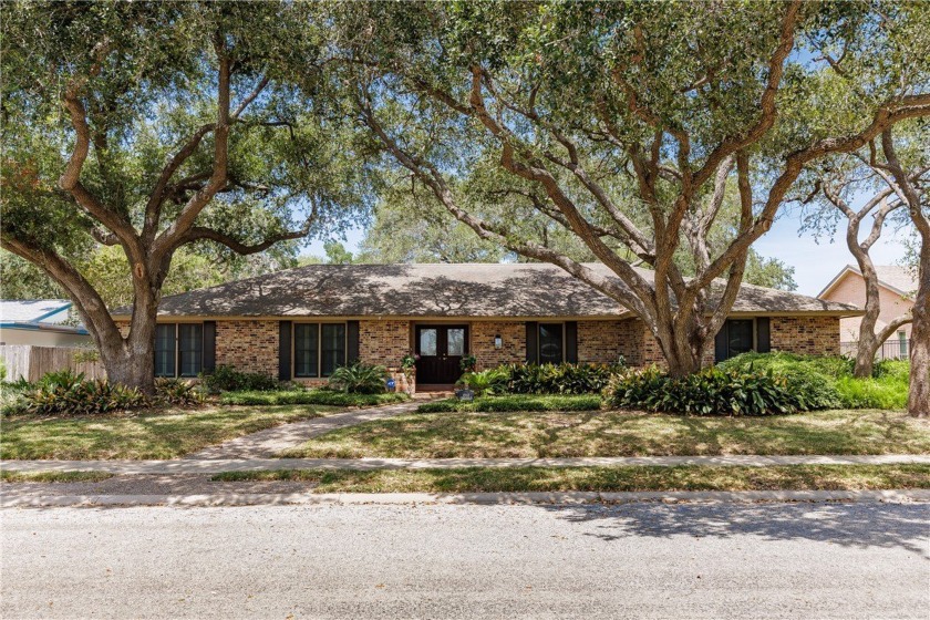 Welcome to this charming home,a true gem situated at the inner - Beach Home for sale in Corpus Christi, Texas on Beachhouse.com