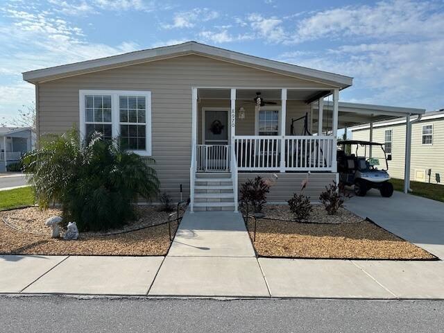 Nearly new ,2 bedrooms 2 baths, 2021 Jacobsen double wide mobile - Beach Home for sale in Hudson, Florida on Beachhouse.com