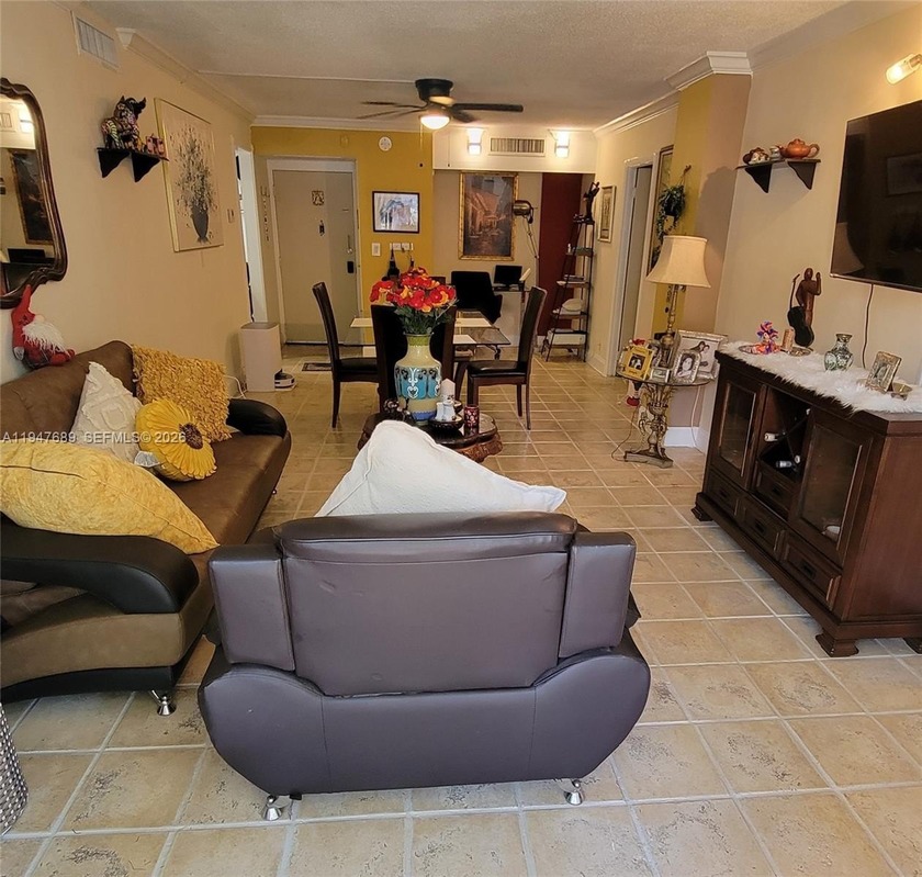 Excellent Location!!! 2/2 Corner unit located in heart of - Beach Condo for sale in Aventura, Florida on Beachhouse.com