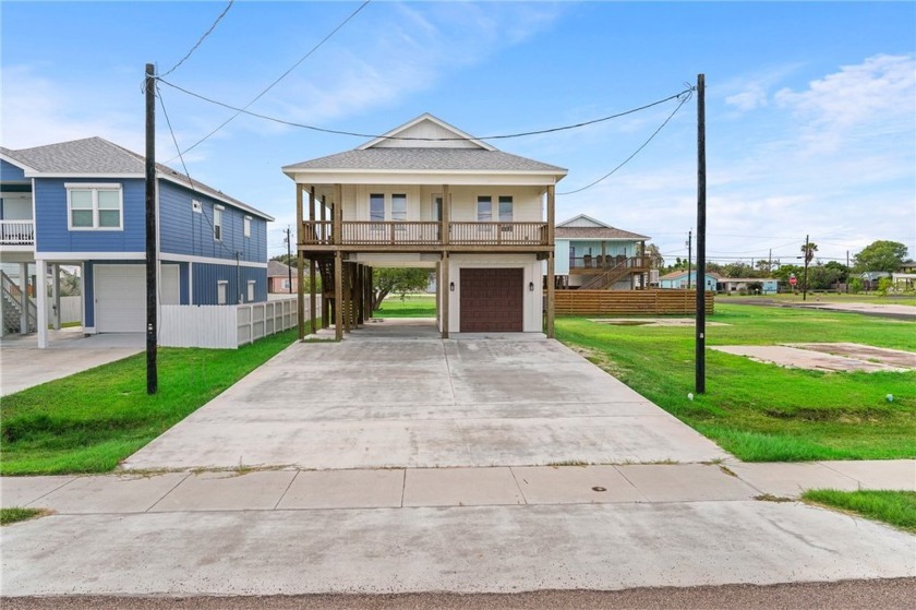 Experience Coastal living with a Waterview from your front porch - Beach Home for sale in Rockport, Texas on Beachhouse.com