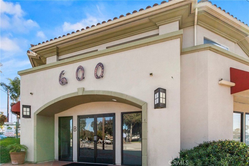 Luxury Penthouse-Style Condo with Rooftop Patio  Bay Views

 - Beach Condo for sale in Morro Bay, California on Beachhouse.com