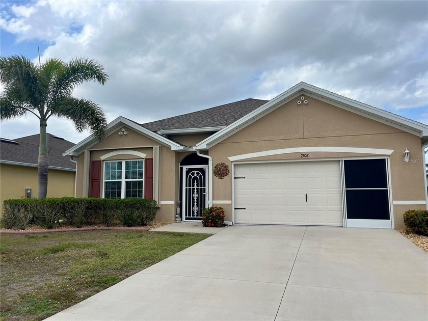 Waterford Estates-look no further!  This home is move-in ready - Beach Home for sale in Punta Gorda, Florida on Beachhouse.com